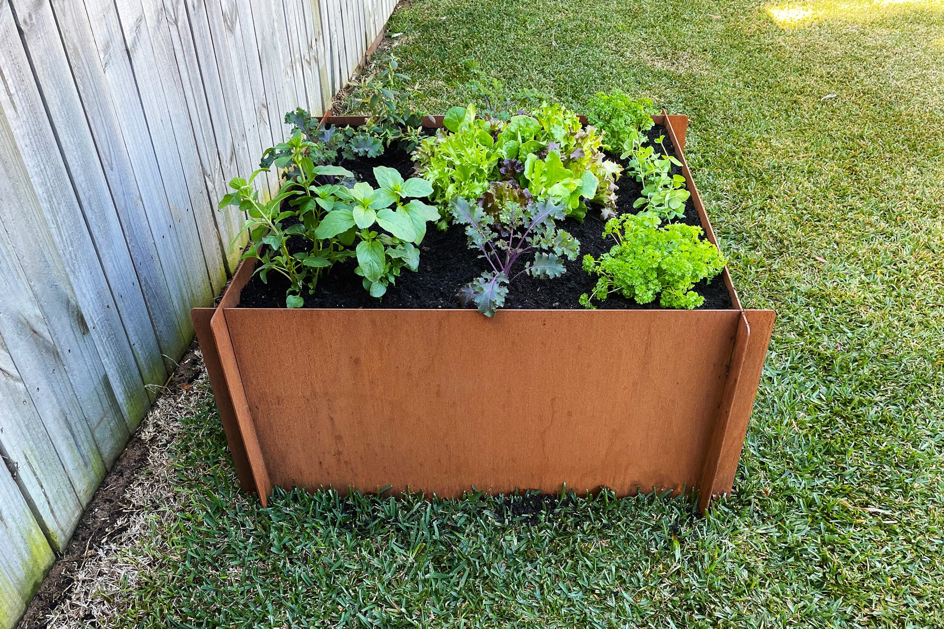 Greenlife Corten Steel Raised Garden Bed - 900 x 900 x 450mm - Image 3