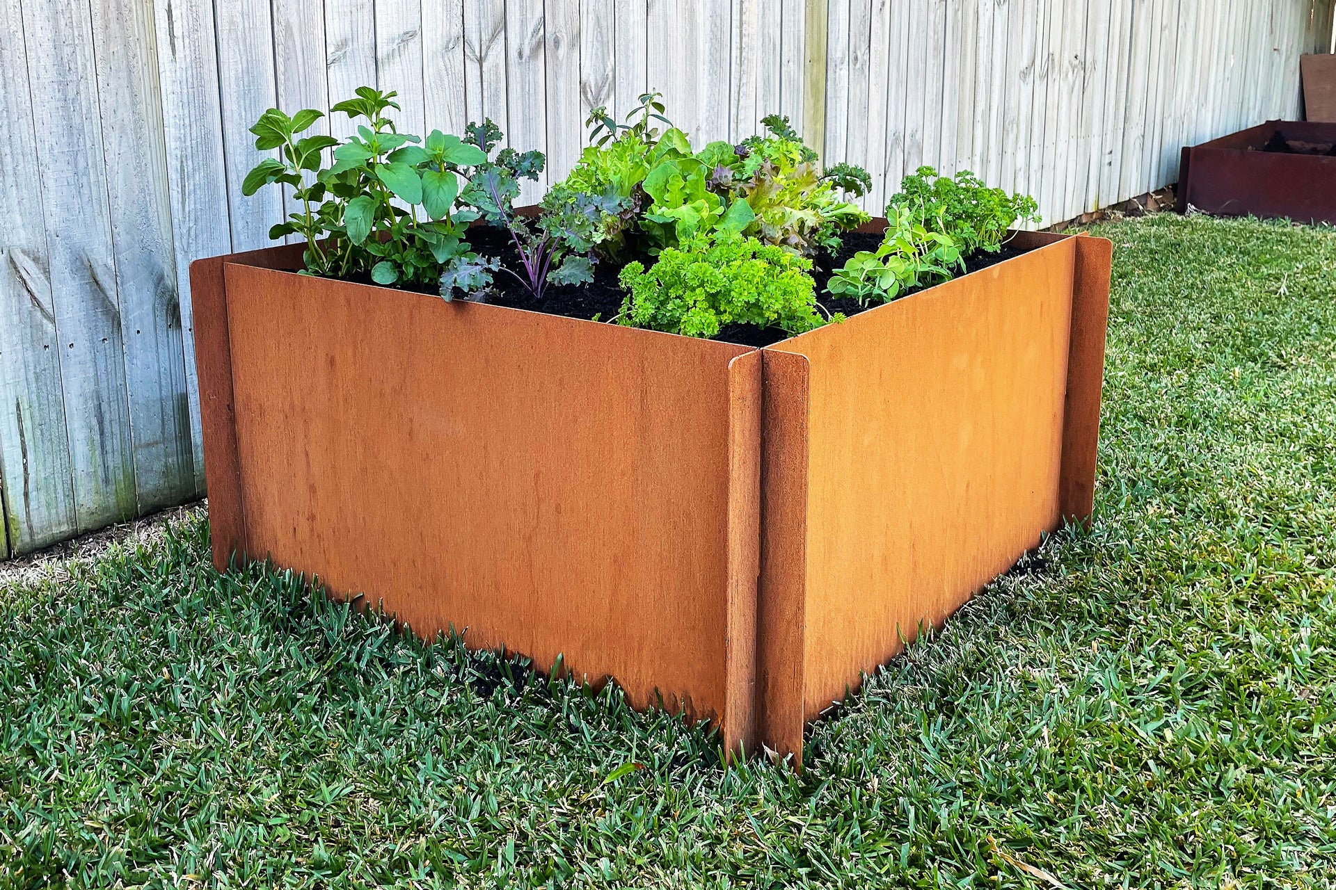 Greenlife Corten Steel Raised Garden Bed - 900 x 900 x 450mm - Image 6