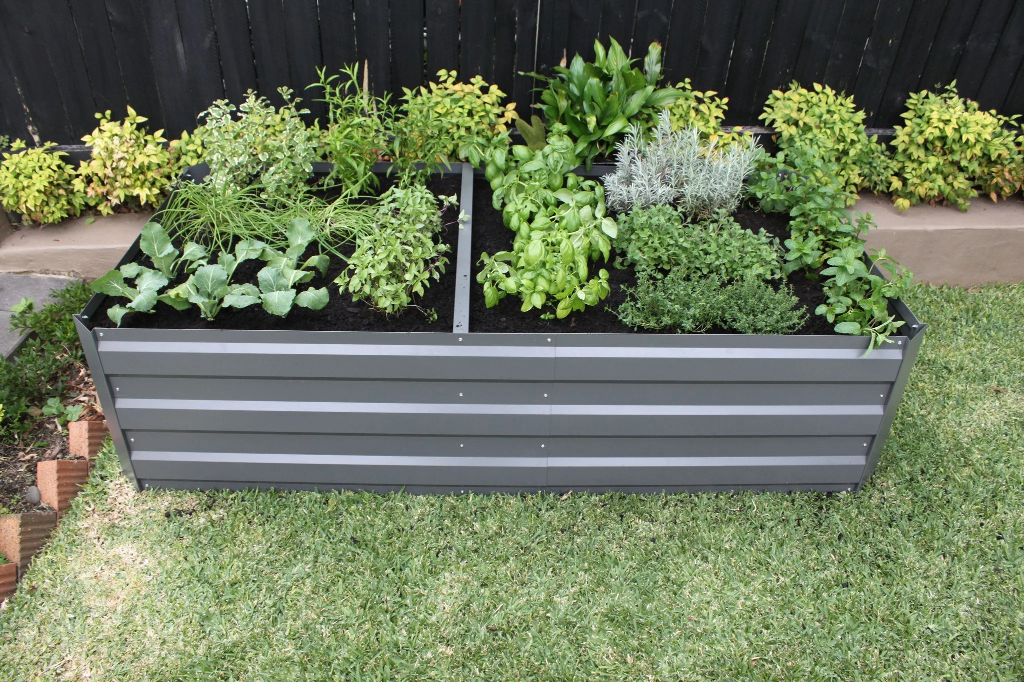 Greenlife Premium Large Raised Garden Bed with 4 Support Braces 1800 x 900 x 450mm Slate Grey - Image 5
