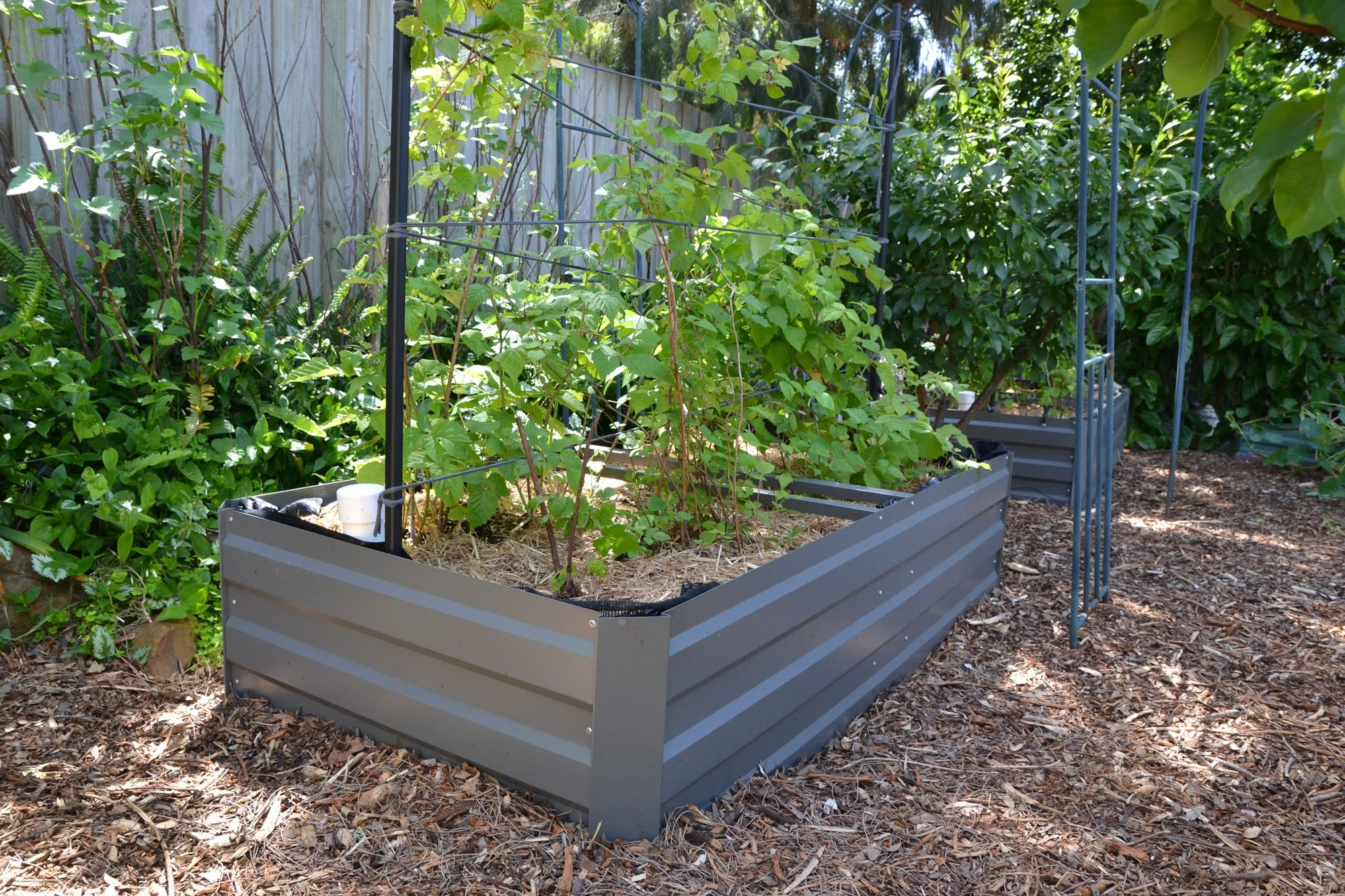 Greenlife Premium Large Raised Garden Bed with 4 Support Braces 1800 x 900 x 450mm Slate Grey - Image 9