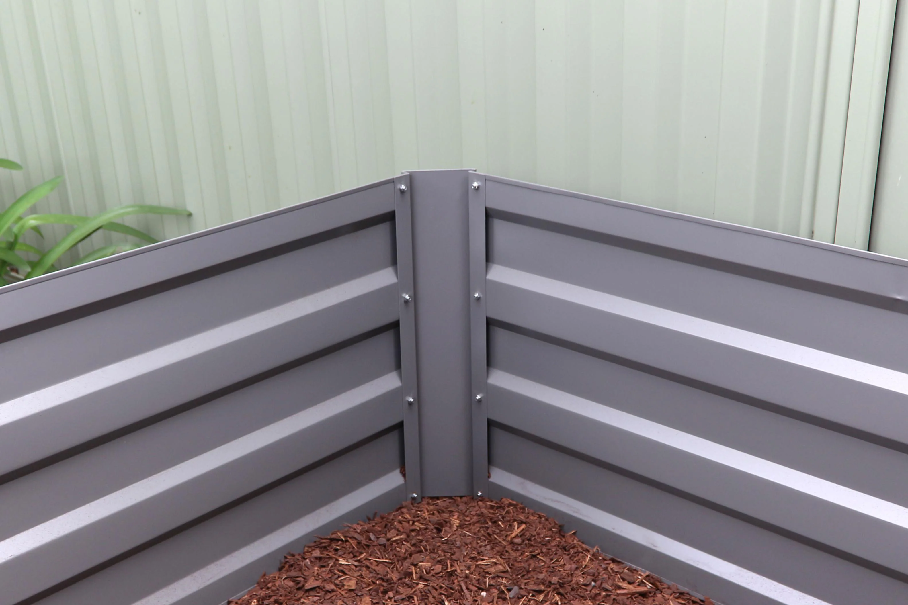 Greenlife Large Raised Garden Bed with 2 Support Braces 1800 x 900 x 450mm Slate Grey - Image 4