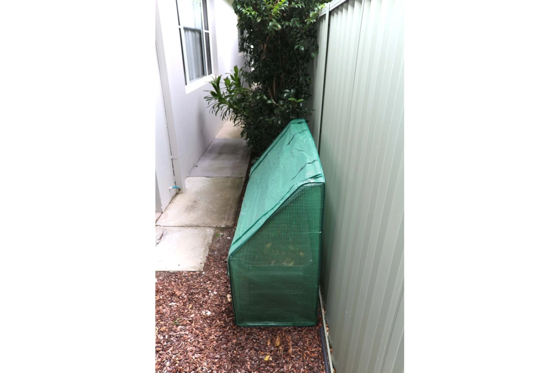 Greenlife Lean-To Drop Over Greenhouse with PE Cover 1250 x 500 x 990mm - Image 7