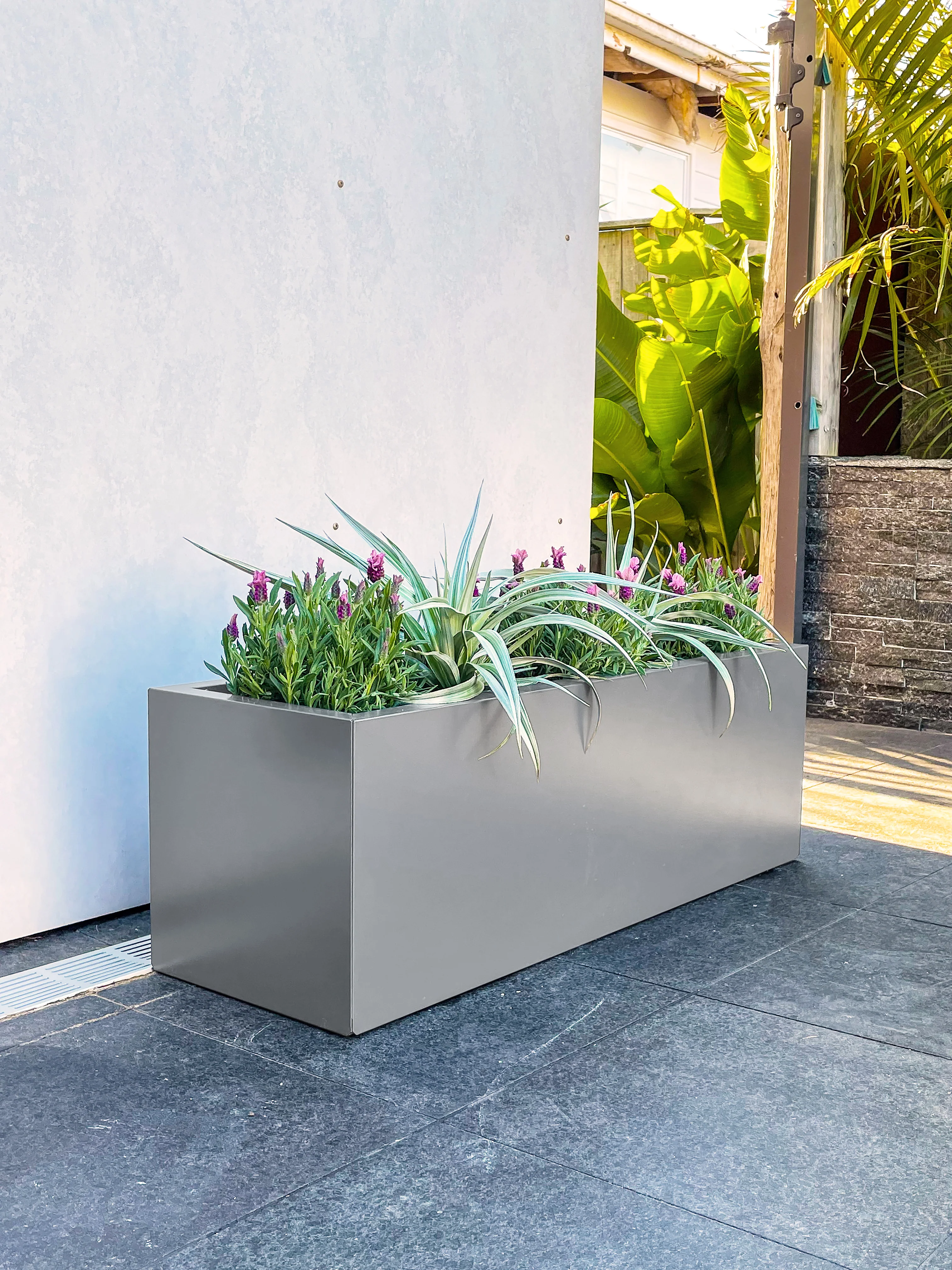 Greenlife Metal Designer Planter Box with Base 900 x 300 x 300mm Slate Grey - Image 2