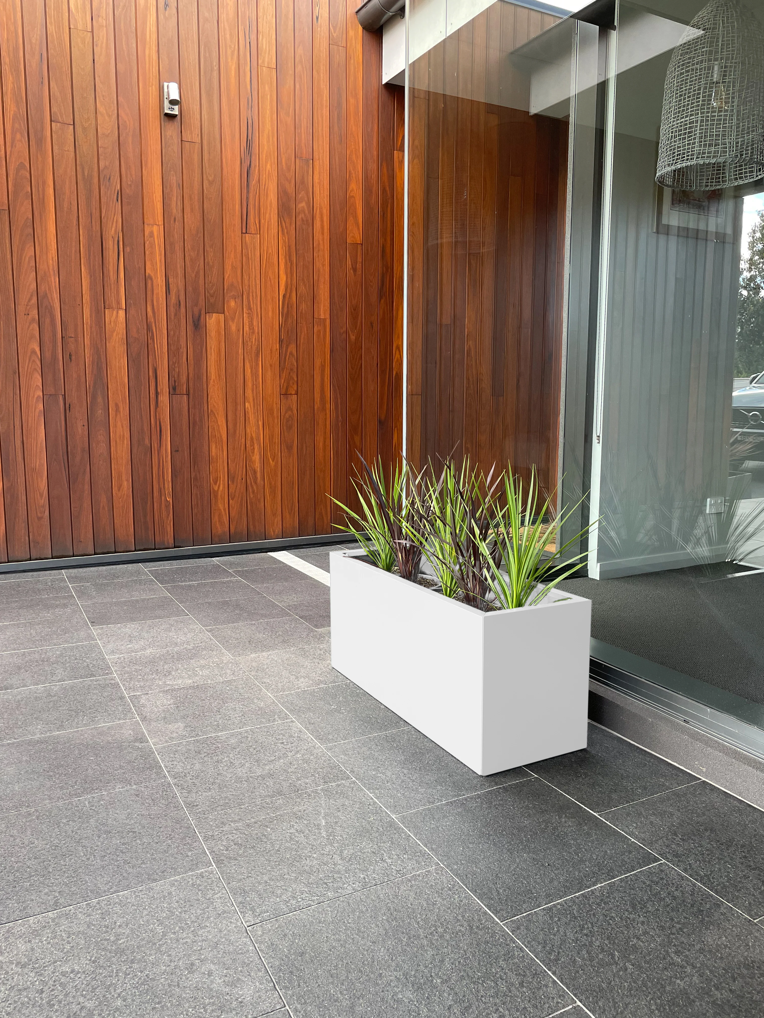 Greenlife Metal Designer Planter Box with Base 900 x 340 x 400mm Vibrant White - Image 2