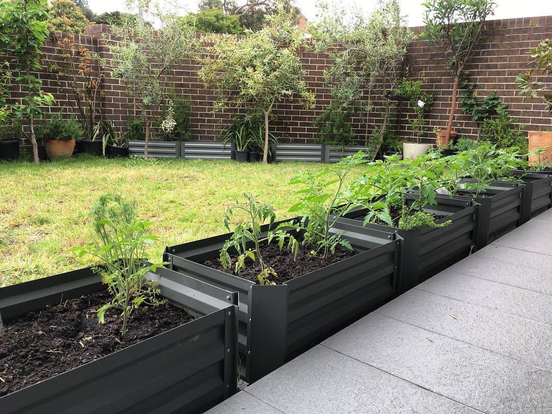 Greenlife Patio Raised Garden Bed with Base 800 x 500 x 300 Charcoal - Image 4