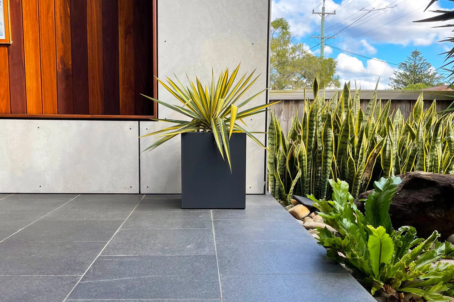 Greenlife Metal Designer Planter Box with Base 340 x 340 x 400mm Charcoal - Image 4