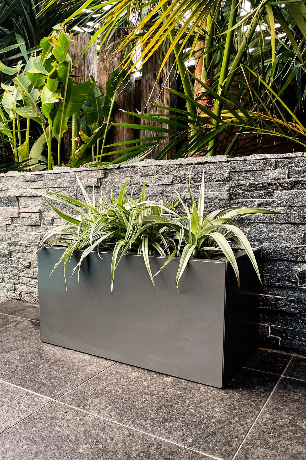 Greenlife Metal Designer Planter Box with Base 600 x 300 x 300mm Charcoal - Image 9