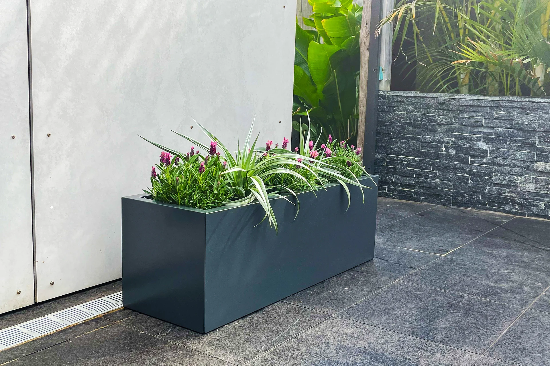 Greenlife Metal Designer Planter Box with Base 900 x 300 x 300mm Charcoal - Image 2