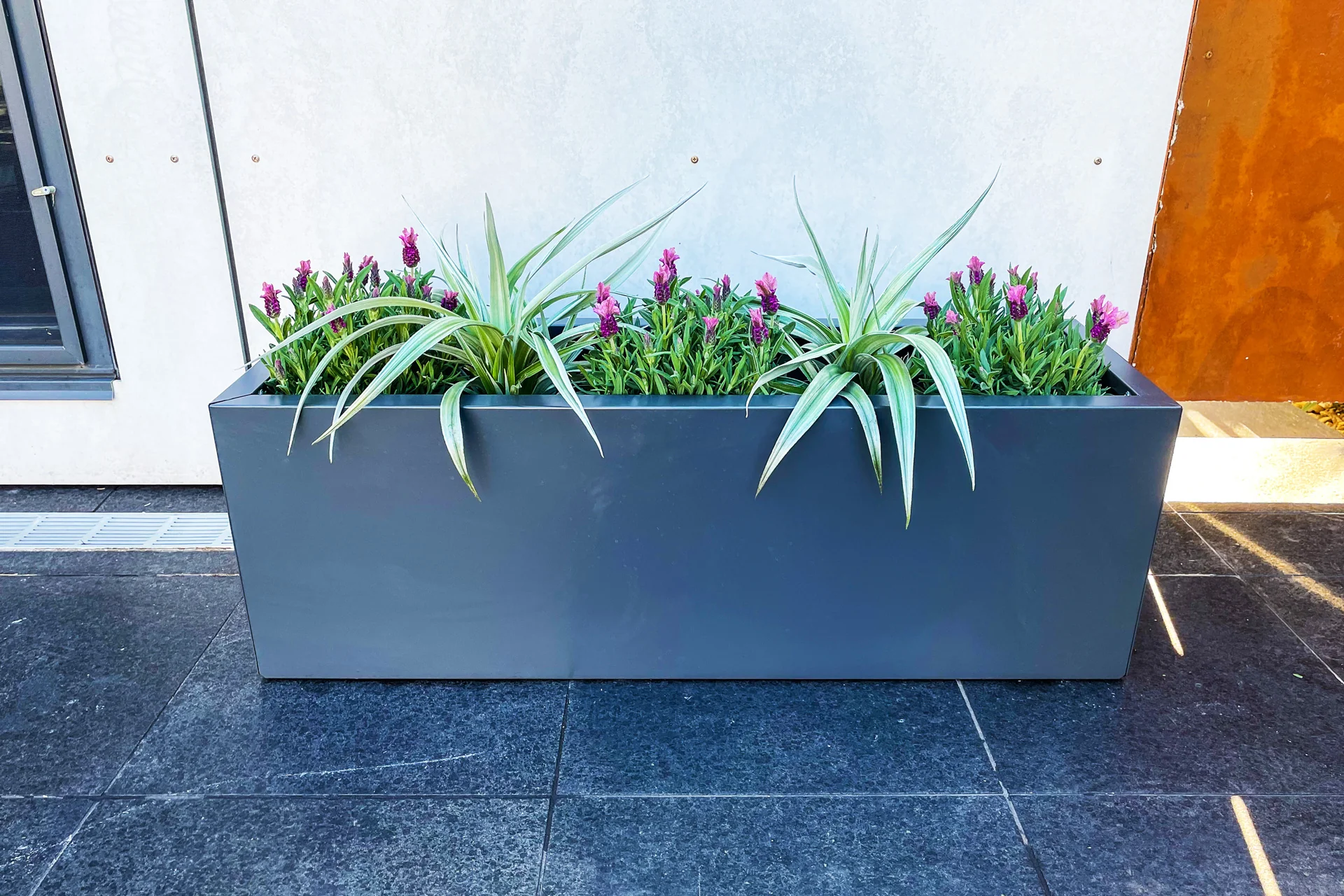 Greenlife Metal Designer Planter Box with Base 900 x 300 x 300mm Charcoal - Image 3