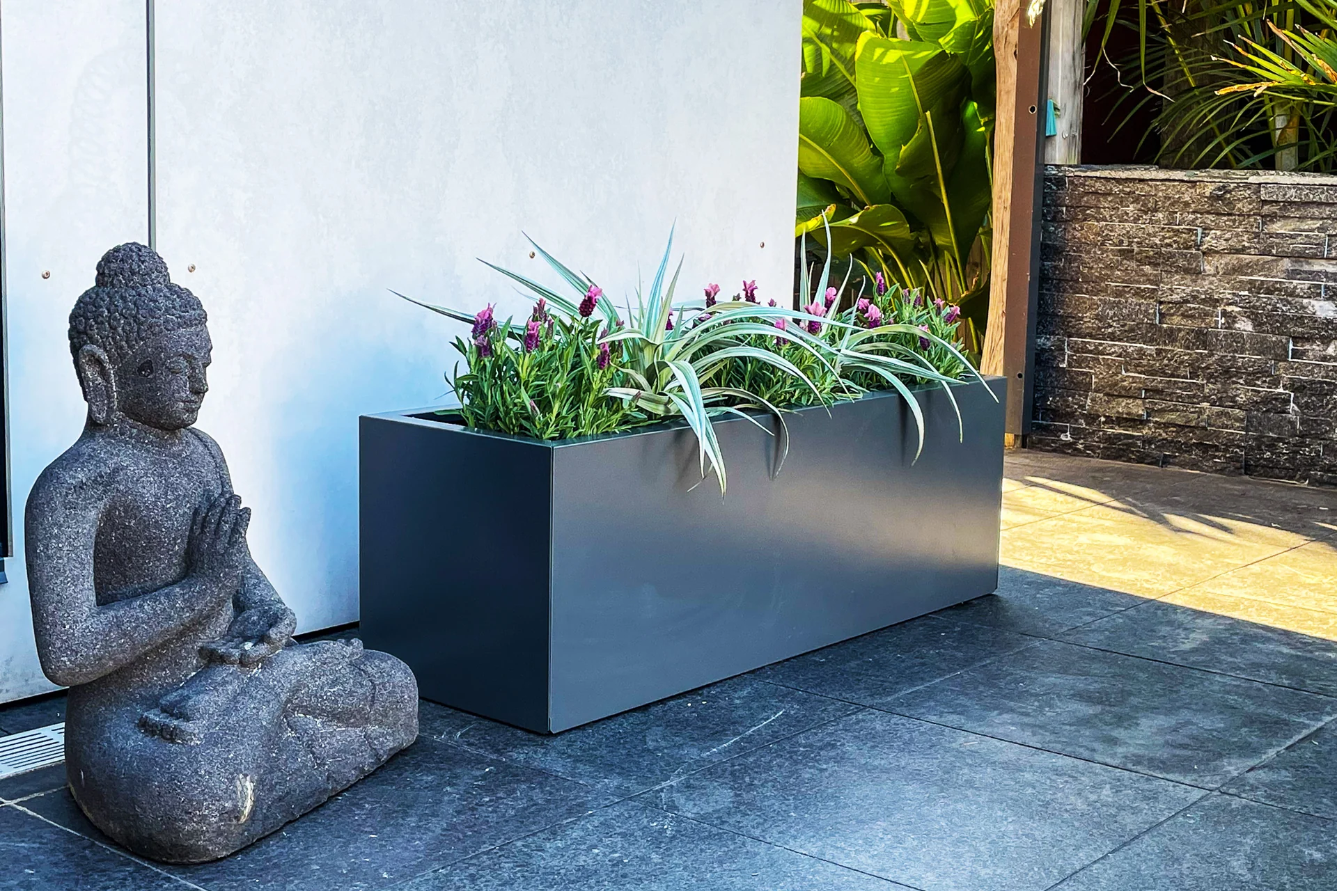 Greenlife Metal Designer Planter Box with Base 900 x 300 x 300mm Charcoal - Image 4