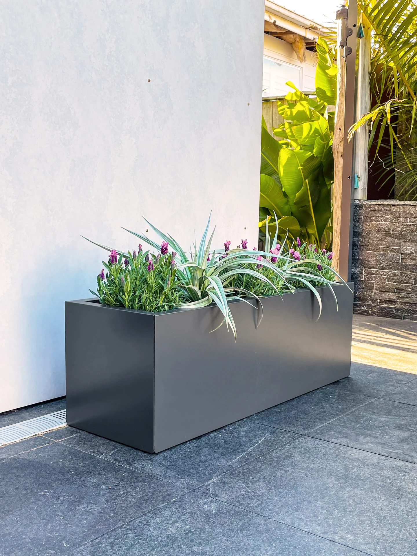 Greenlife Metal Designer Planter Box with Base 900 x 300 x 300mm Charcoal - Image 5