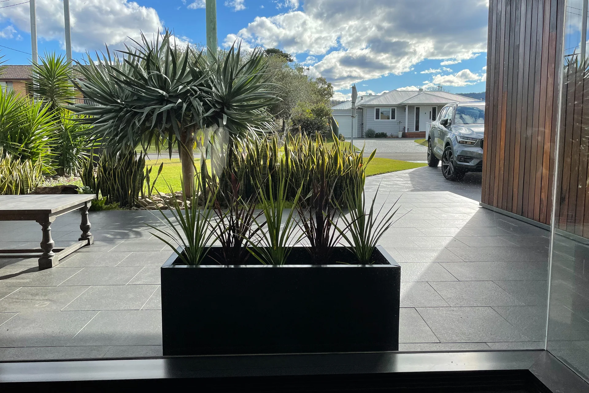Greenlife Metal Designer Planter Box with Base 900 x 340 x 400mm Charcoal - Image 6
