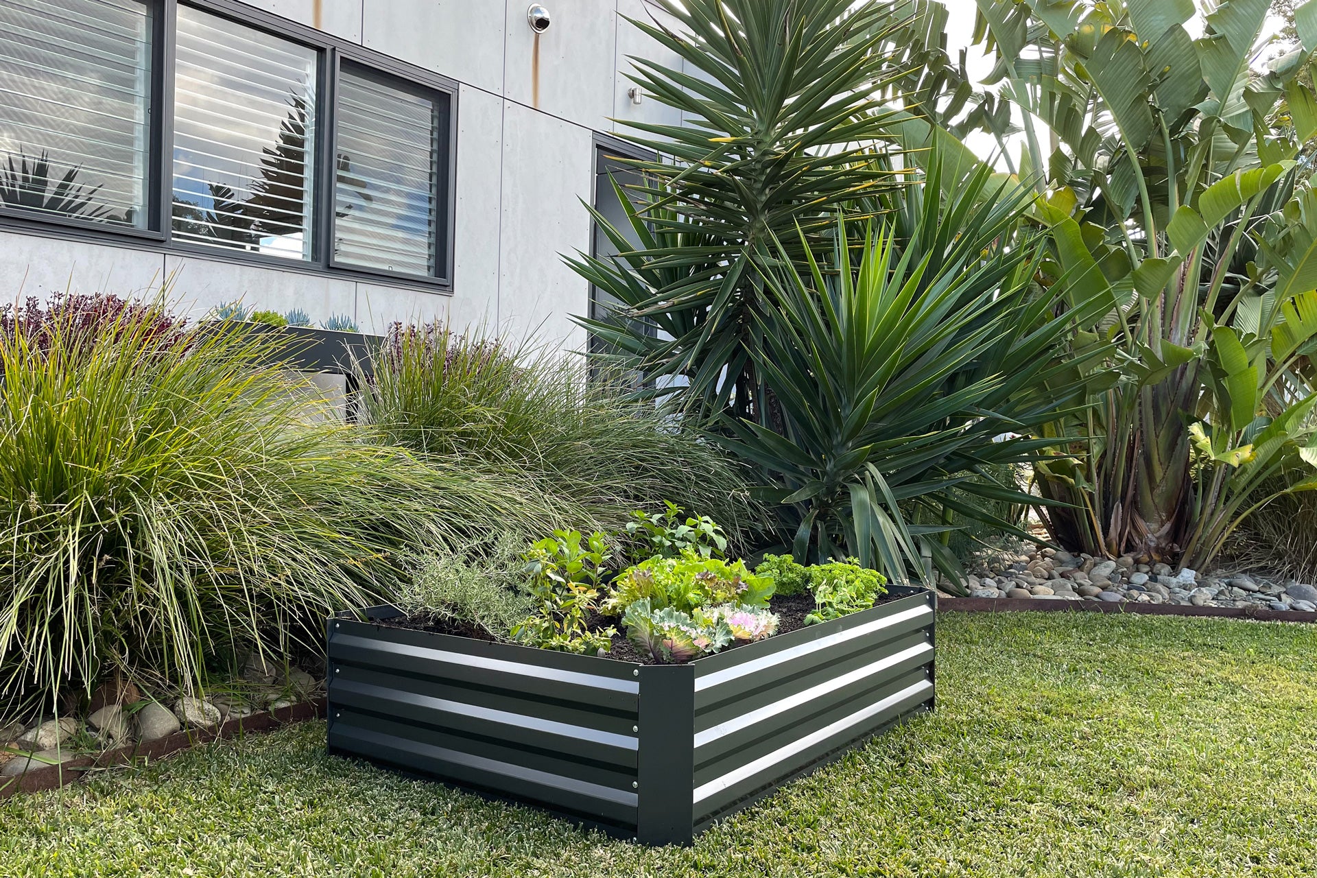Greenlife Raised Garden Bed - 1200 x 900 x 300mm - Charcoal - Image 2