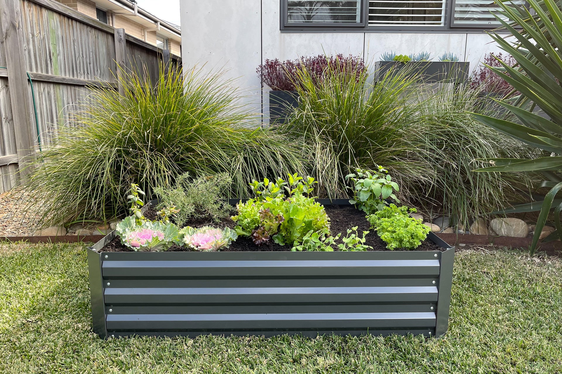 Greenlife Raised Garden Bed - 1200 x 900 x 300mm - Charcoal - Image 4
