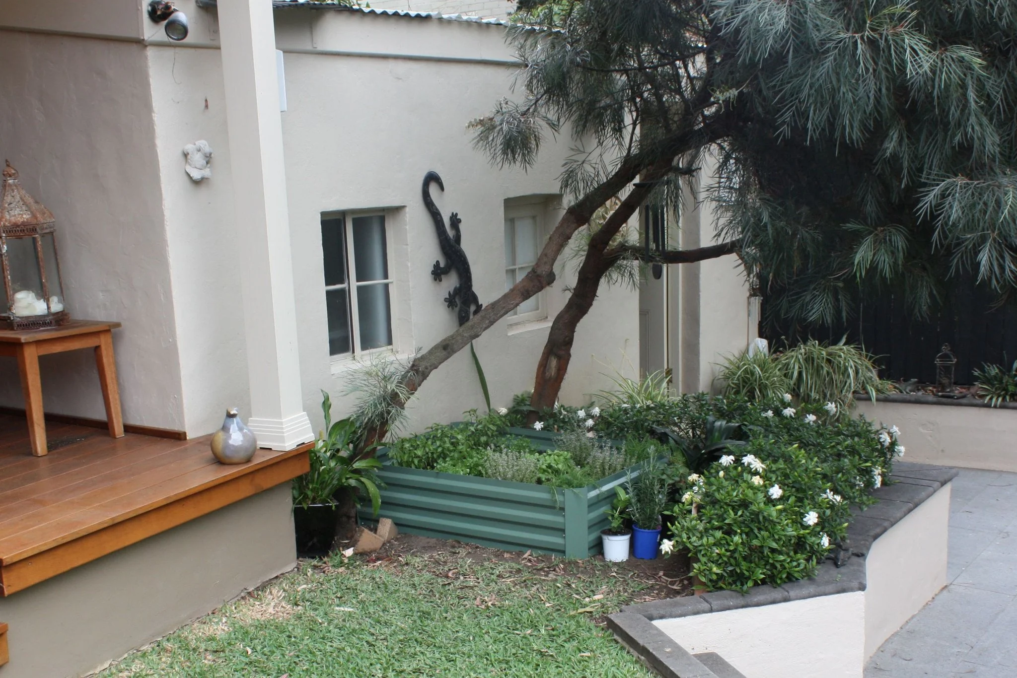Greenlife Raised Garden Bed - 1200 x 900 x 300mm - Eucalypt Green - Image 3