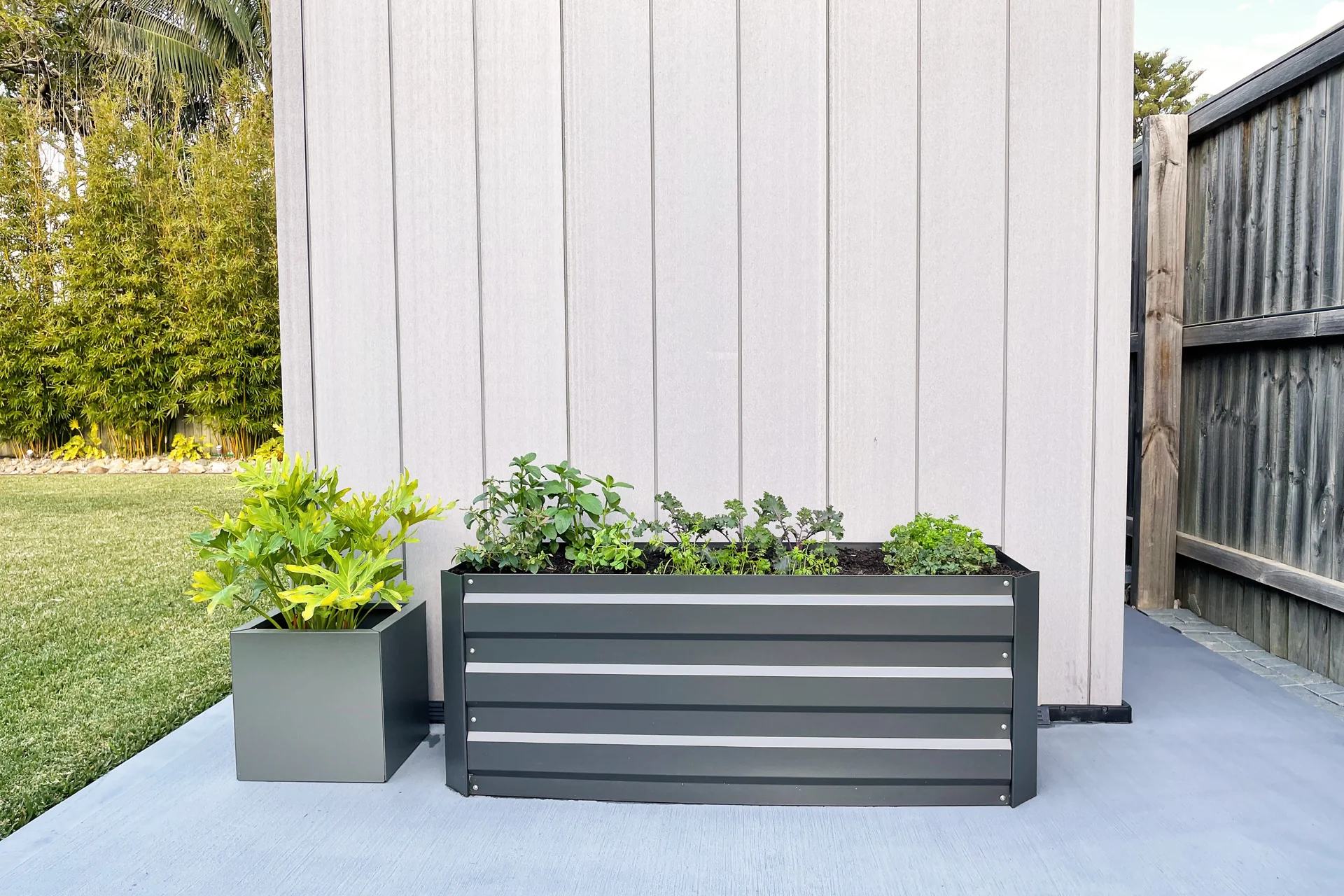 Greenlife Slimline Raised Garden Bed - 1200 x 450 x 450mm - Charcoal - Image 8