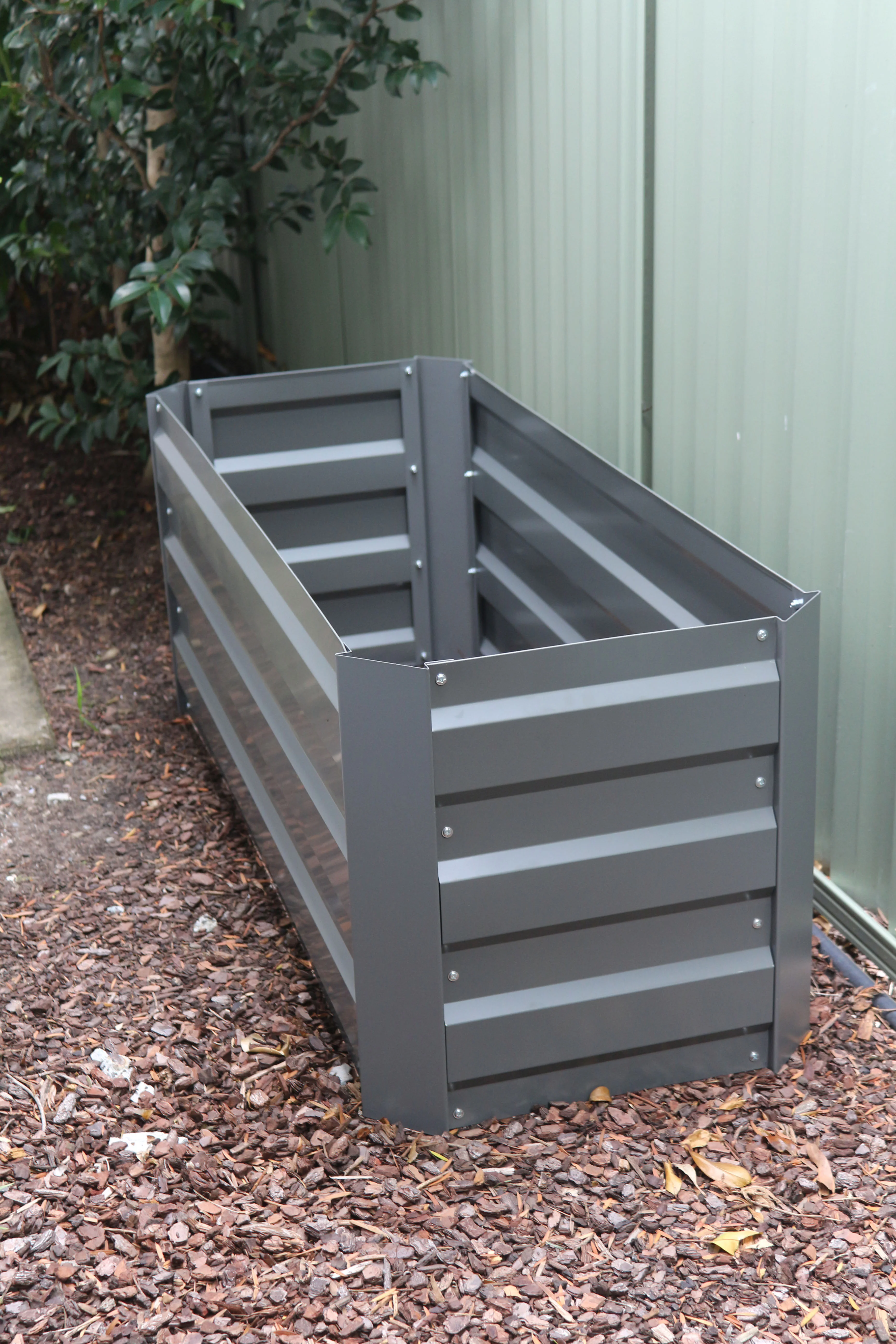Greenlife Slimline Garden Bed Slate Grey + Drop Over PE Greenhouse 1250 x 500 x 990 - Image 4