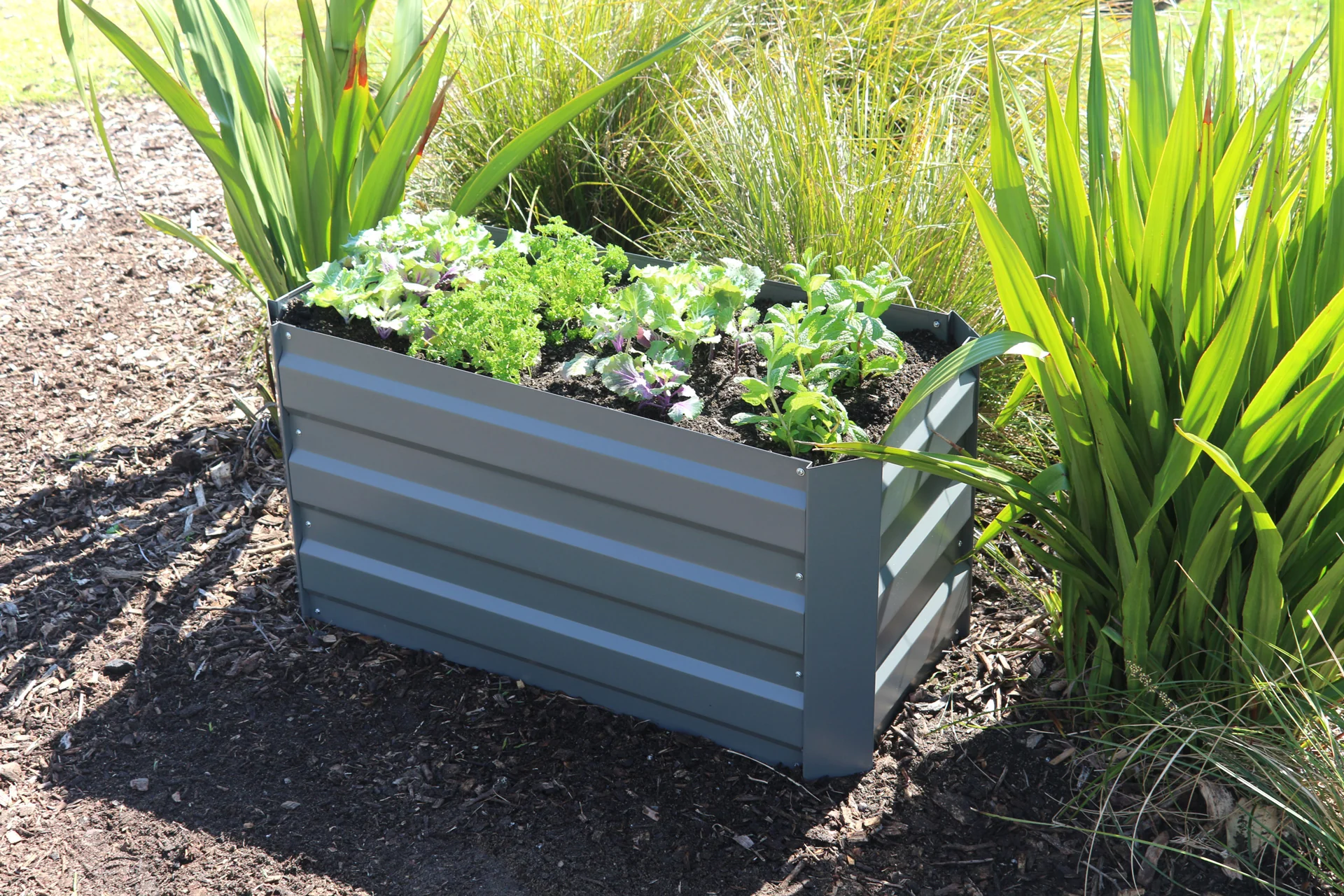 Greenlife Slimline Raised Garden Bed - 900 x 450 x 450mm - Slate Grey - Image 3