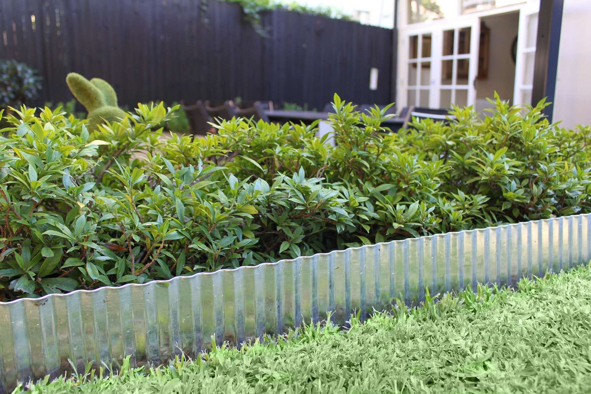 Greenlife Steel Metal Garden Edging - 6m x 150mm - Galvanised - Image 2