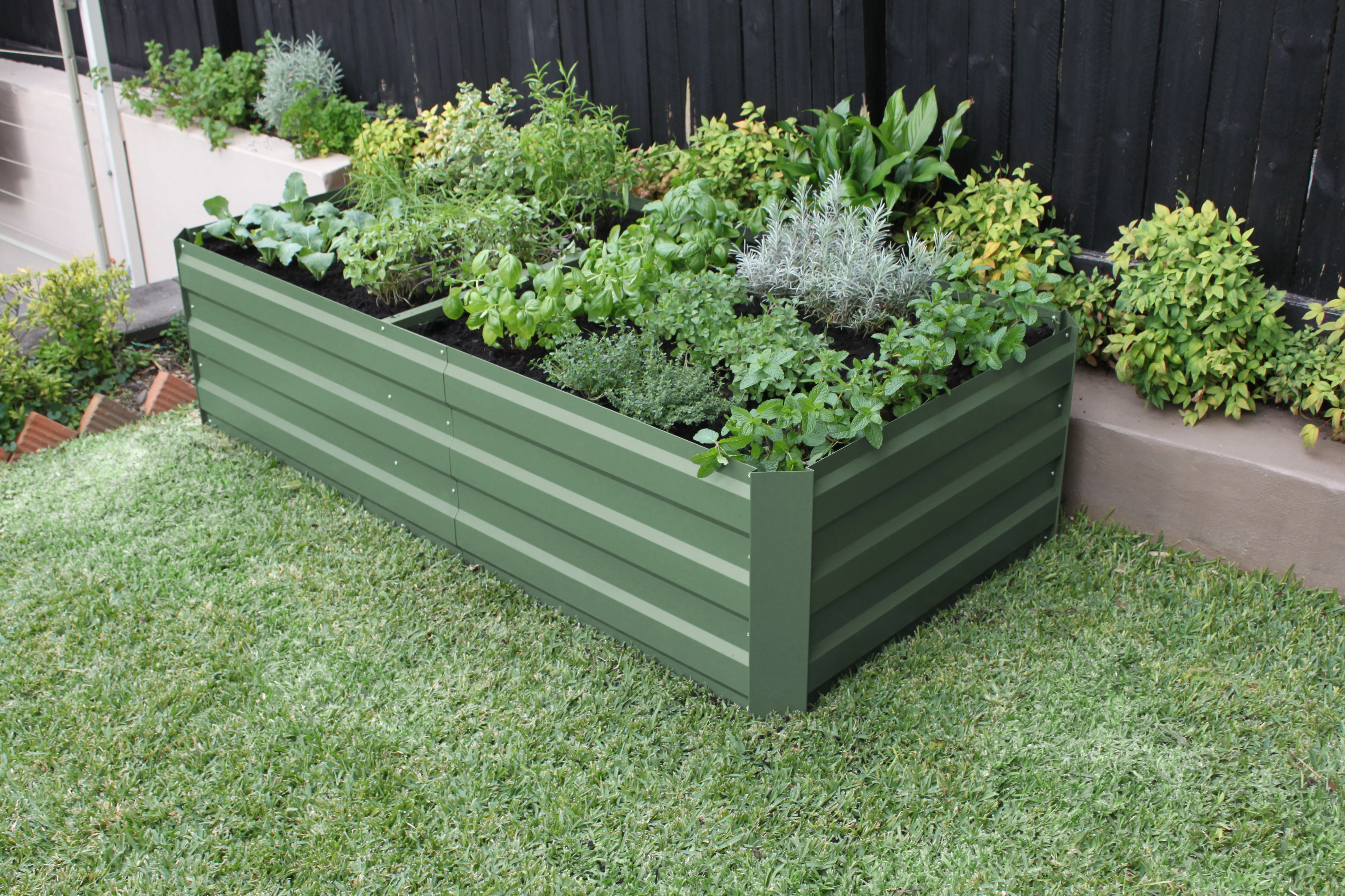 Greenlife Premium Large Garden Bed Eucalypt Green + Drop Over PE Greenhouse 1850 x 950 x 1020 - Image 2