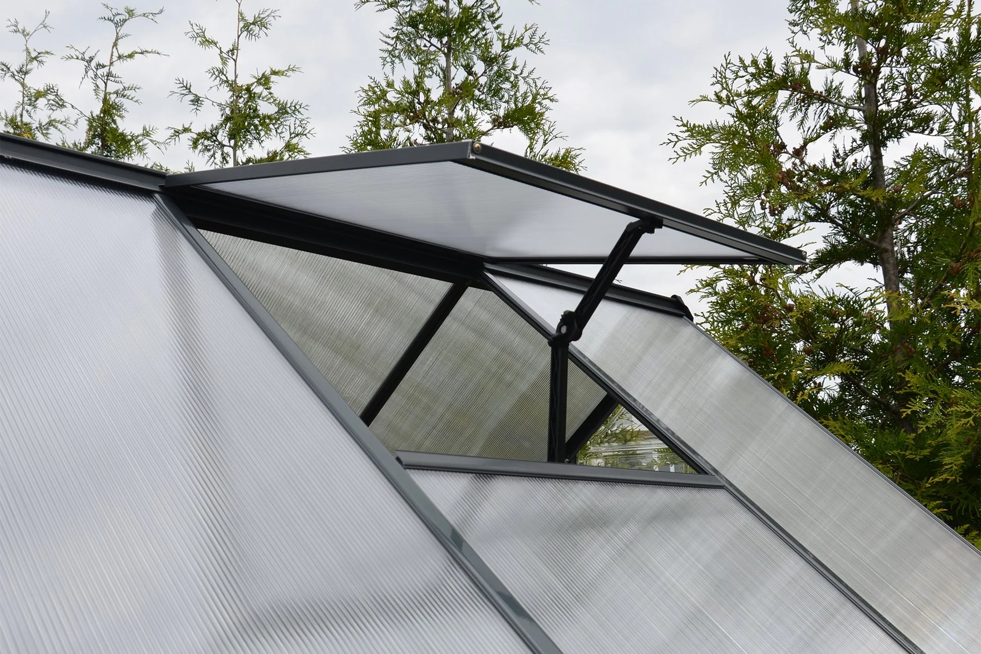 Maze Balance Premium Polycarbonate Greenhouse 8' x 20' - Grey Frame - Image 5