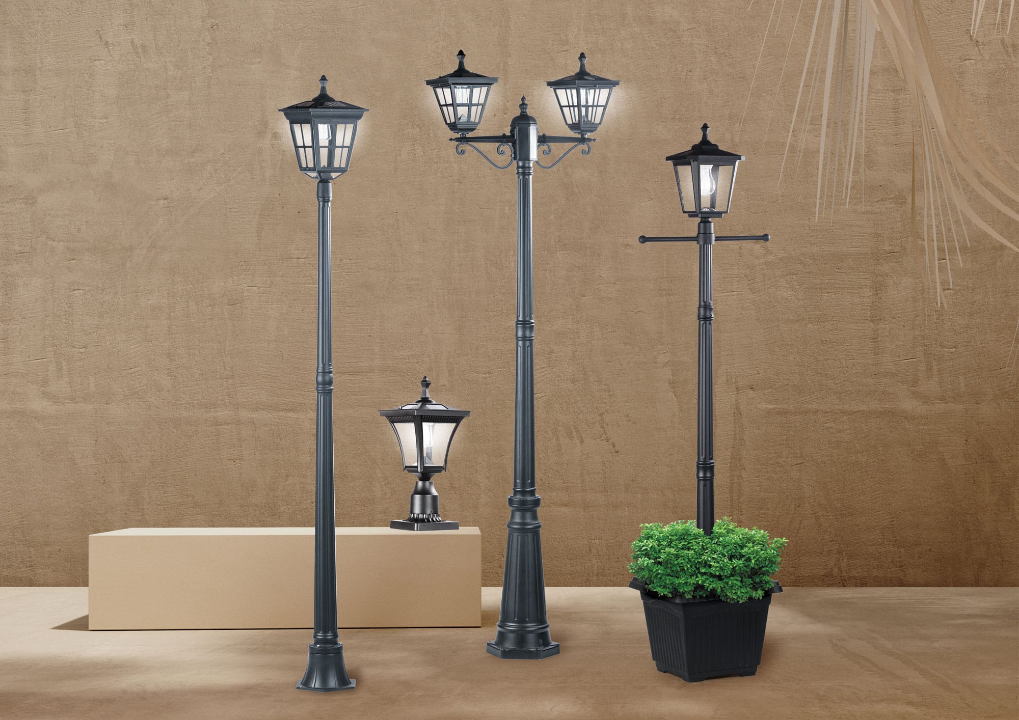 Takasho Solar Post Coach Light Heritage Style Lamp - Image 4